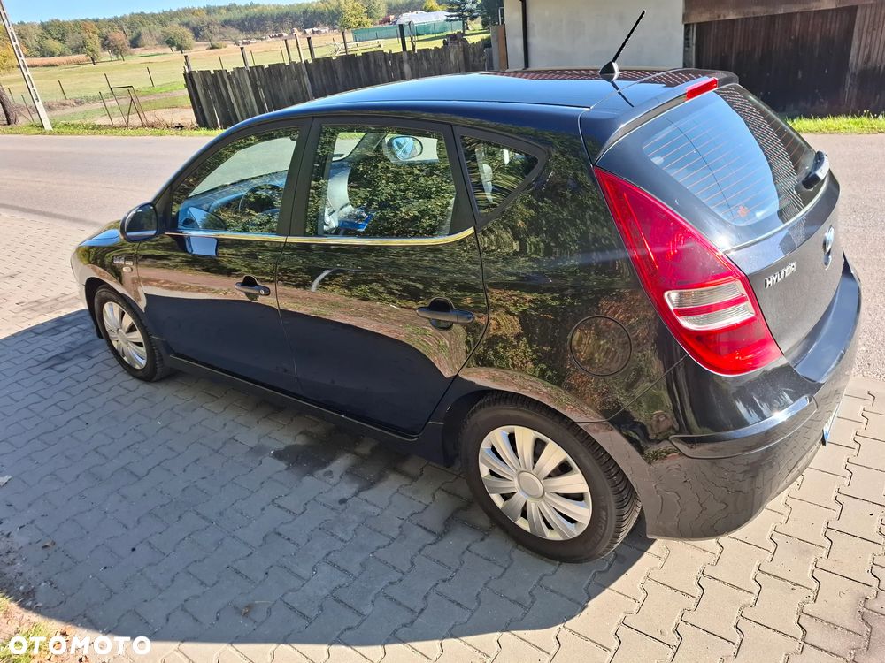 Hyundai i30 1.4 Base + - 5
