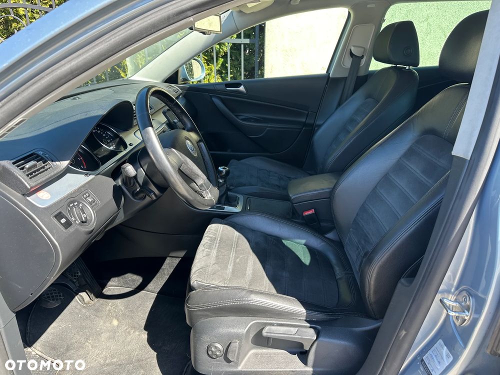 Volkswagen Passat 1.8 TSI Exclusive - 4