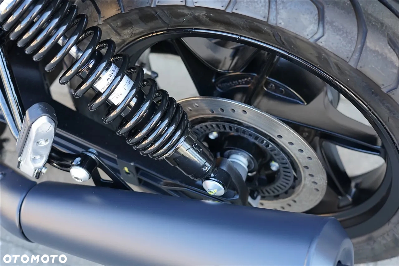 Moto Guzzi V7 - 25