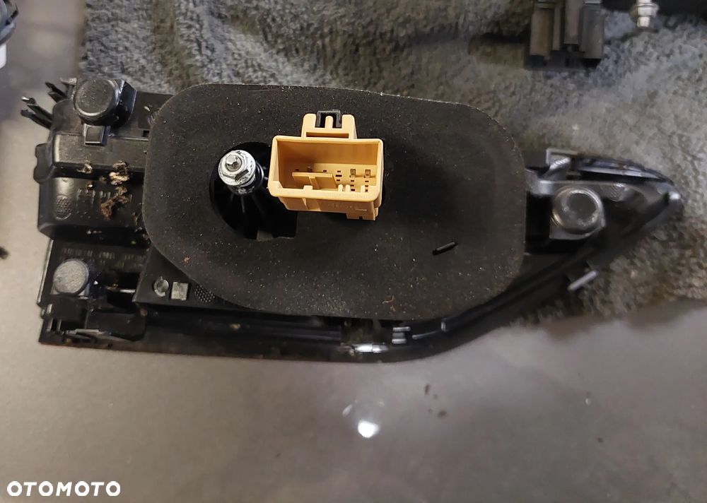 VW GOLF VIII 8 LAMPA PRAWY LEWY TYŁ W KLAPĘ  RAF-AUTO - 2