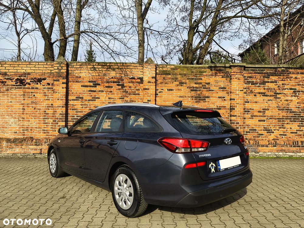 Hyundai i30 1.6 D Classic + DCT - 3
