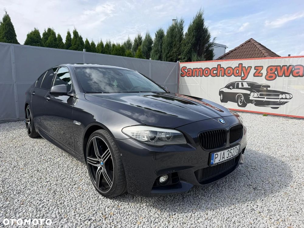 BMW Seria 5 550i xDrive - 13