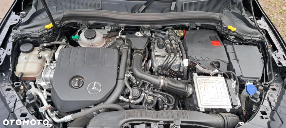 Mercedes-Benz GLA - 16