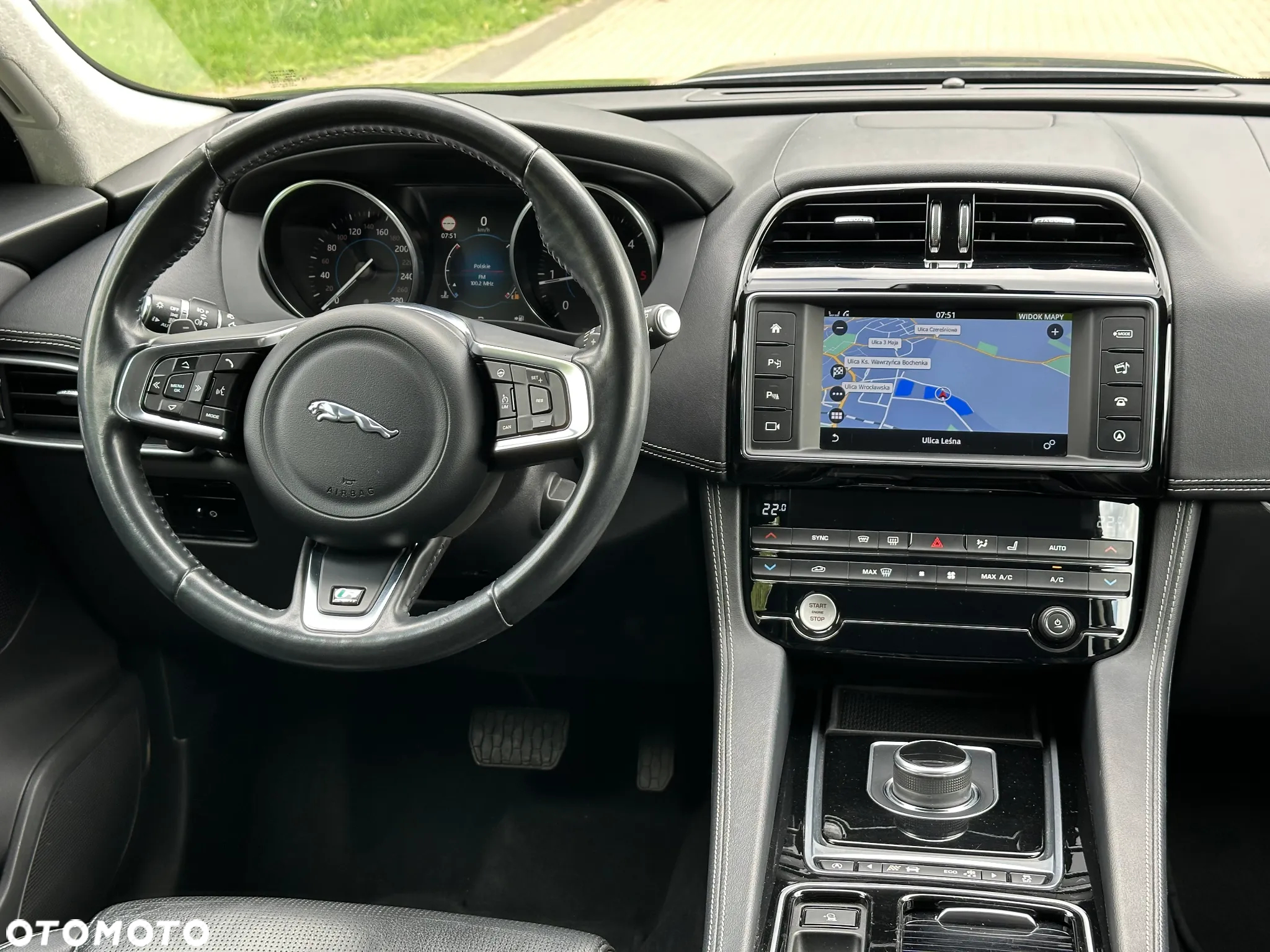 Jaguar F-Pace D200 AWD R-Dynamic HSE 90th Anniversary Edition - 9