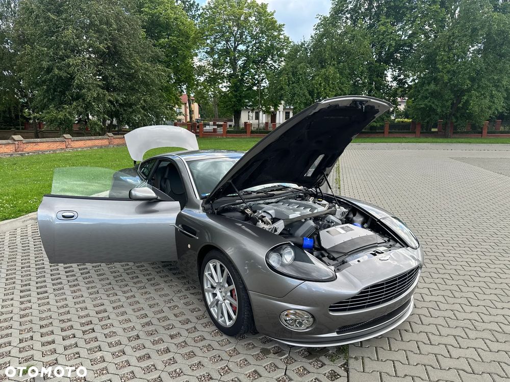 Aston Martin V12 Vanquish - 27