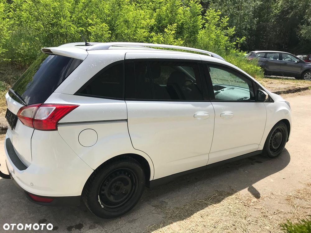 Ford Grand C-MAX - 15