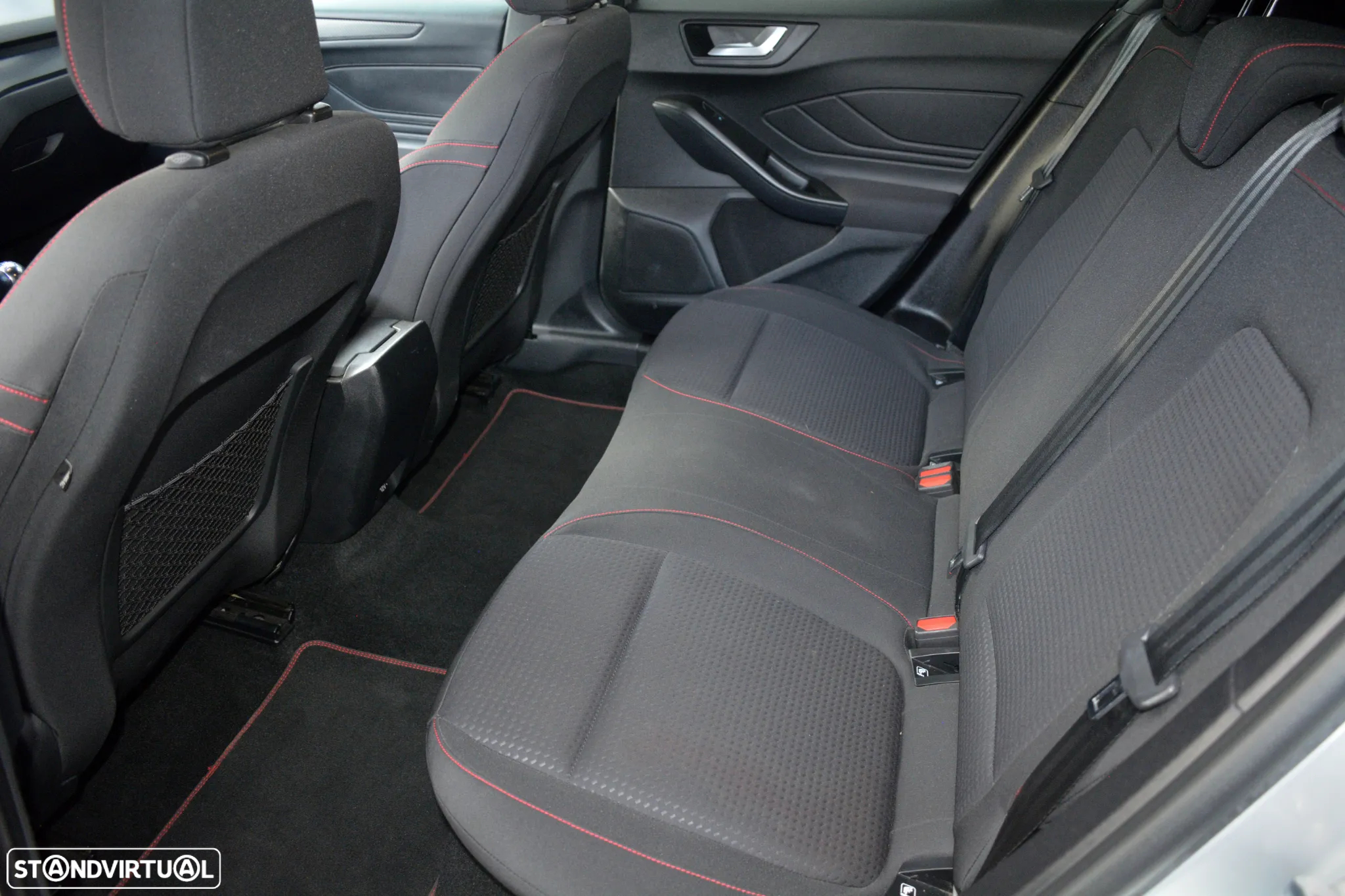 Ford Focus 1.0 EcoBoost ST-Line - 8