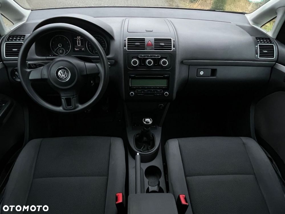 Volkswagen Touran - 15