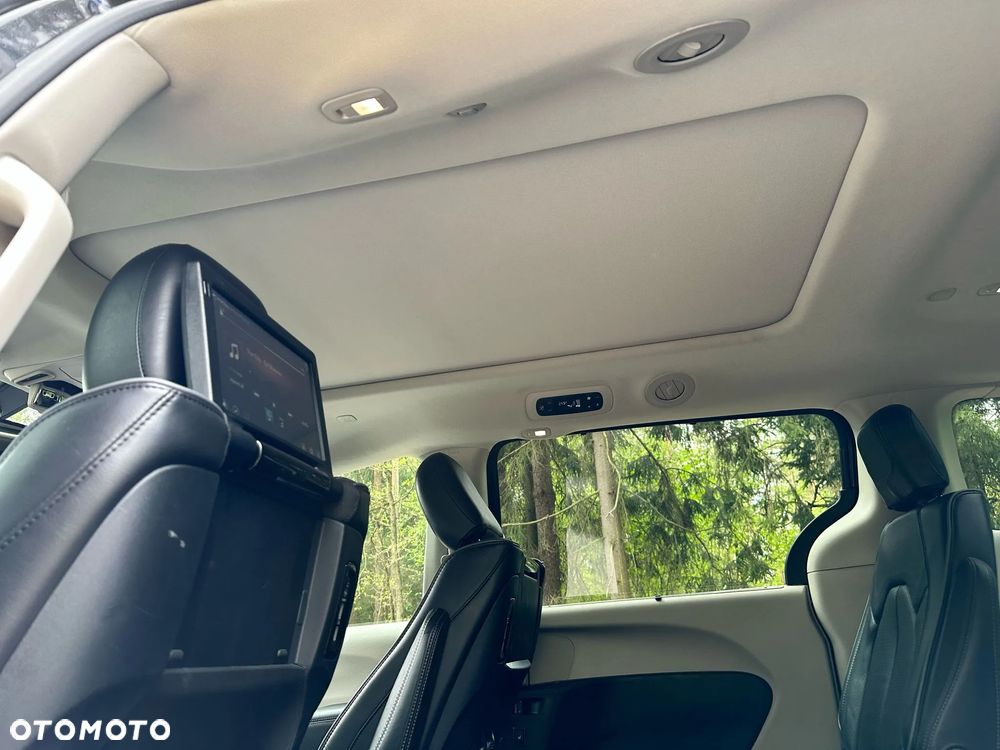 Chrysler Pacifica - 18