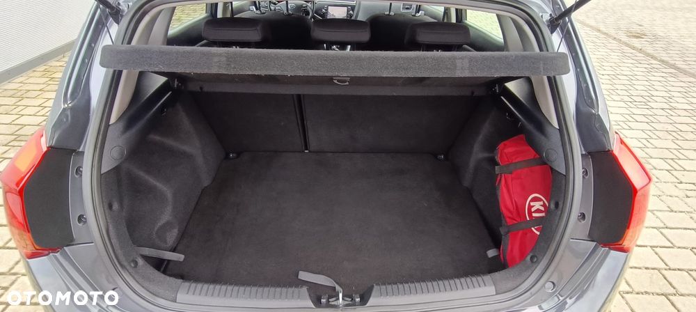 Kia Ceed - 35