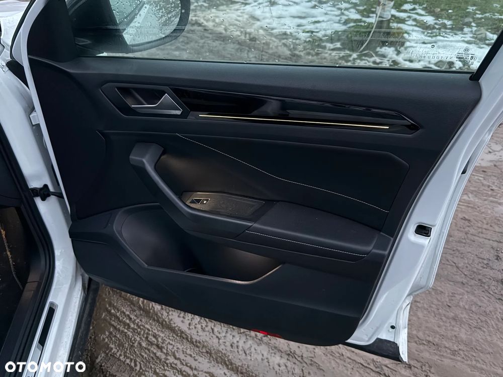 Volkswagen T-Roc 1.5 TSI OPF DSG R-Line - 32