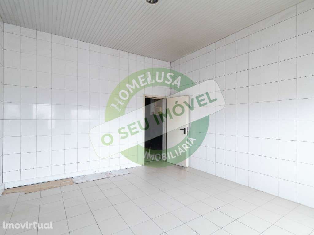 Loja destinada a armazém ou actividade industrial em Poiares. - Grande imagem: 5/10