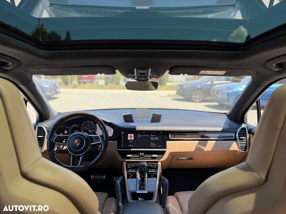 Porsche Cayenne - 15