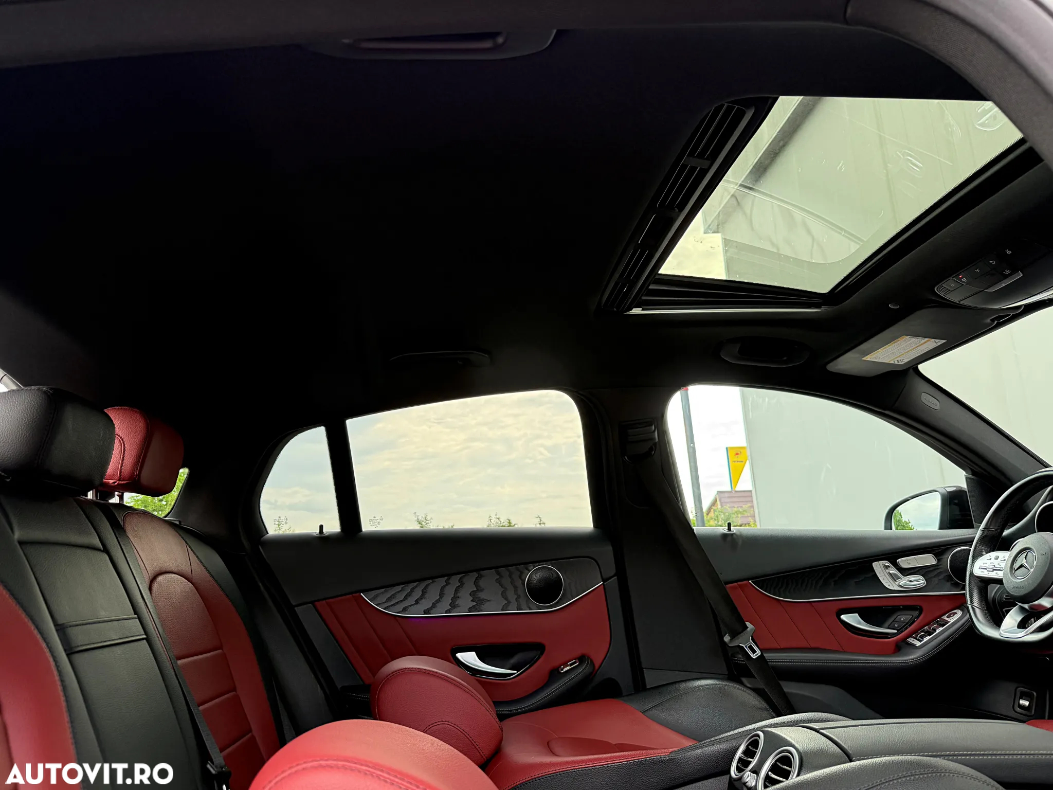 Mercedes-Benz GLC 300 4Matic 9G-TRONIC AMG Line - 33