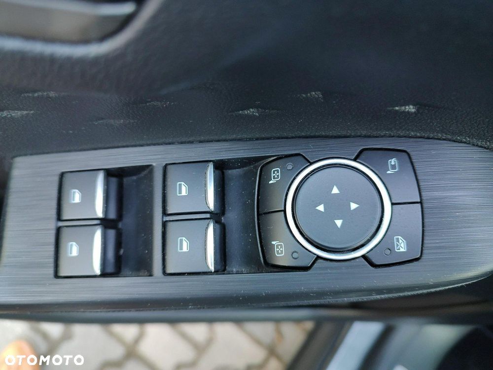 Ford Kuga - 10