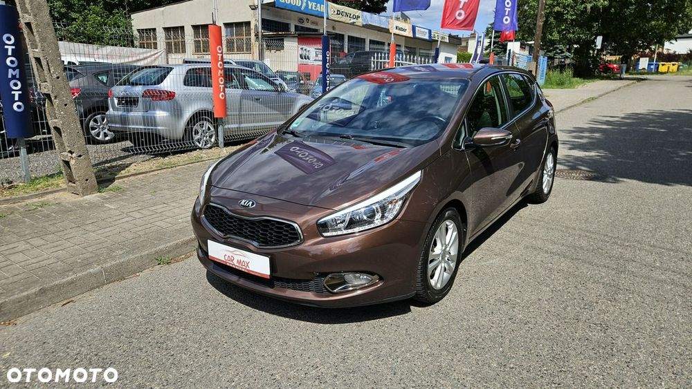 Kia Ceed 1.6 CRDi 128 Dream Team Edition - 3