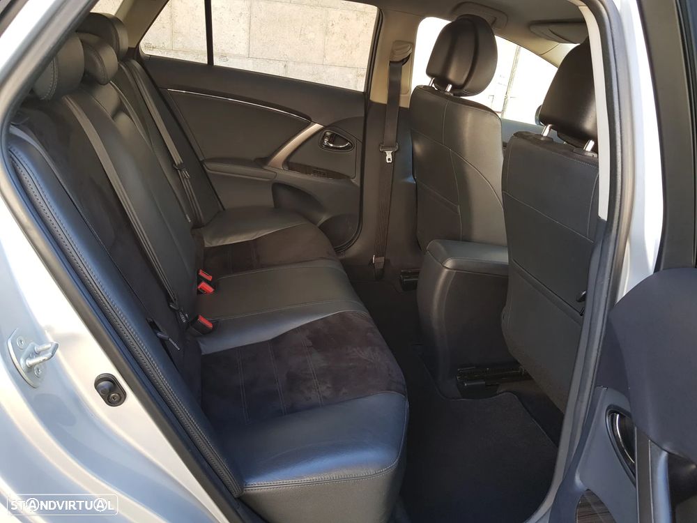 Toyota Avensis SW 2.0 D-4D Luxury+Navi - 40