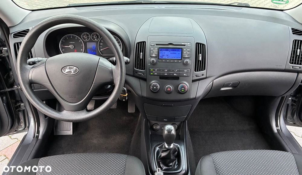 Hyundai i30 1.4 Base + - 13