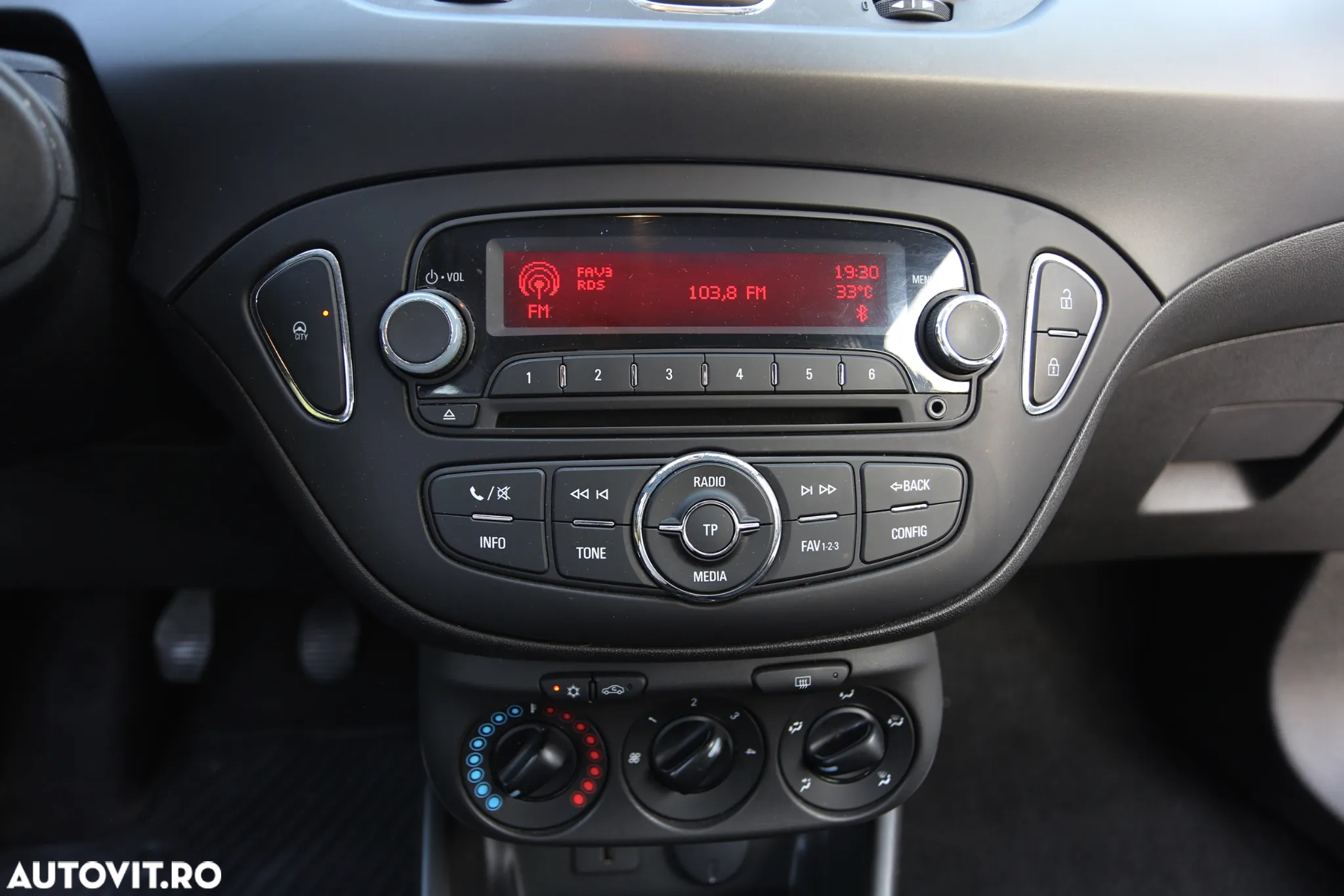 Opel Corsa 1.2 Edition - 9