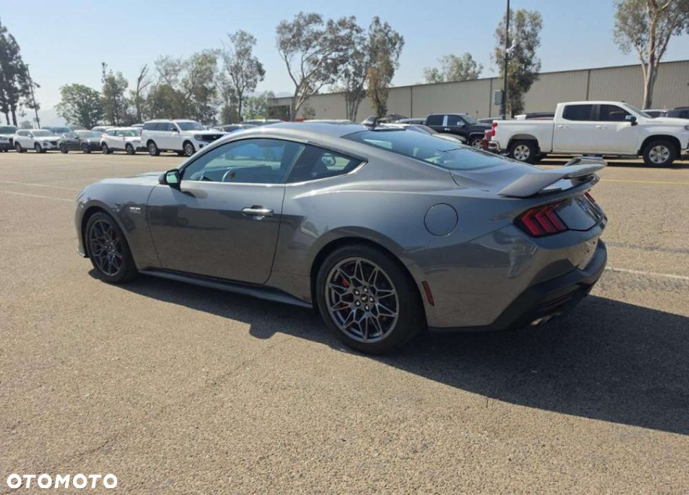 Ford Mustang - 2