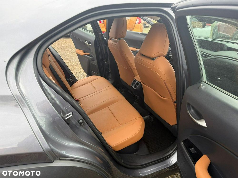Lexus UX - 6