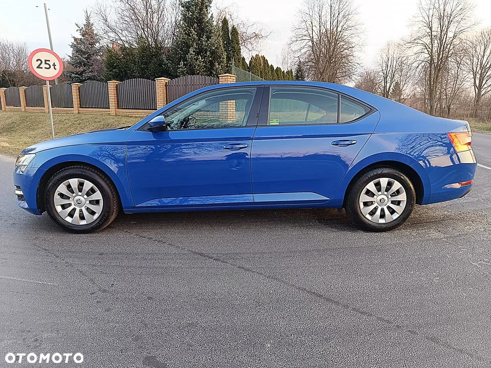Skoda Superb 2.0 TDI Ambition - 17