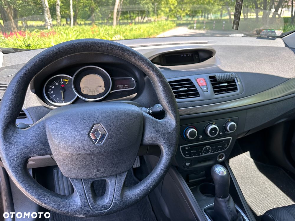 Renault Megane 1.6 16V 100 Authentique - 11