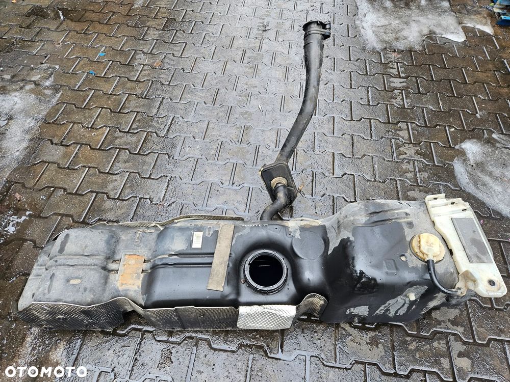 Renault Master III IV zbiornik paliwa DCI