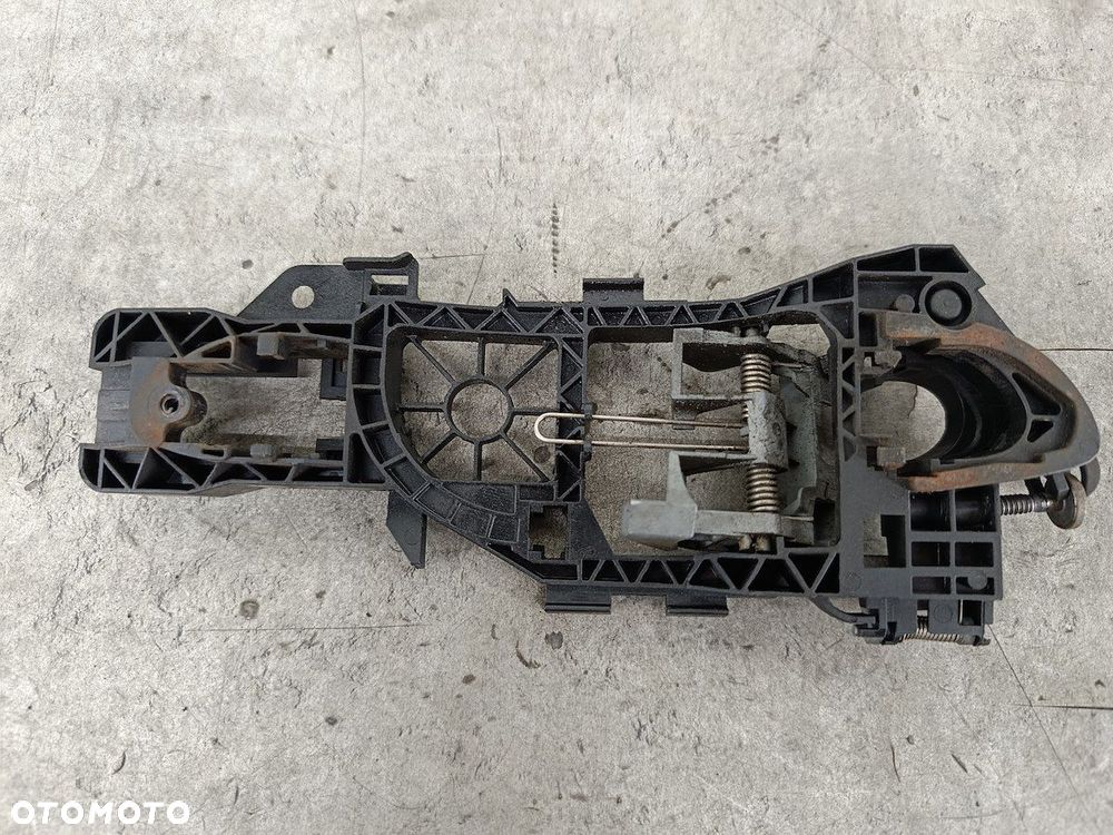 PODSTAWA KLAMKI PRAWY PRZÓD VW PASSAT B6 3C0837886G - 6