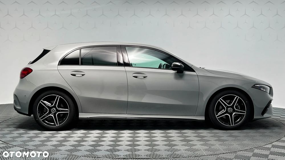 Mercedes-Benz Klasa A 220 4-Matic AMG Line 8G-DCT - 3