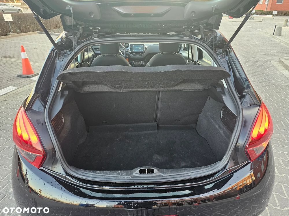 Peugeot 208 PureTech 82 Urban Move - 27