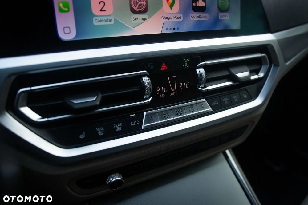 BMW Seria 3 330i xDrive Sport Line - 30