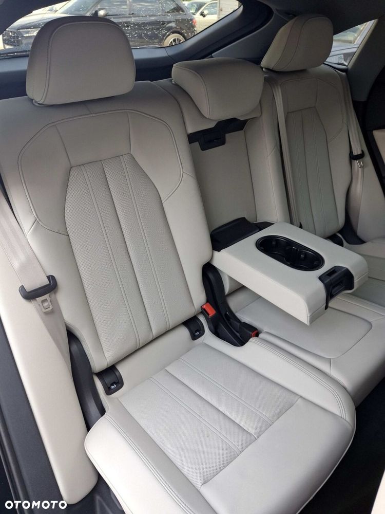 Audi Q5 Sportback - 18