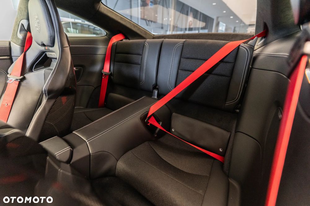 Porsche 911 GT3 Touring PDK - 11