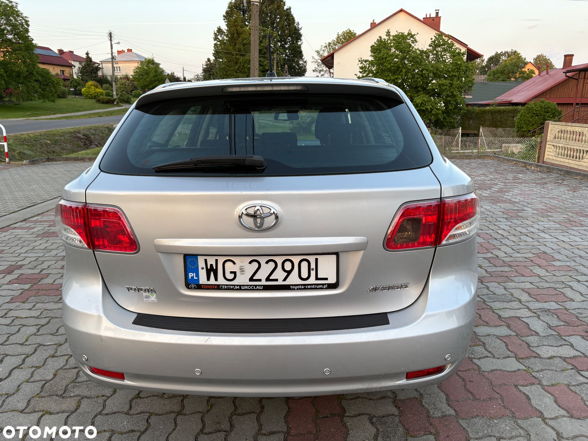 Toyota Avensis 2.0 D-4D Premium - 6