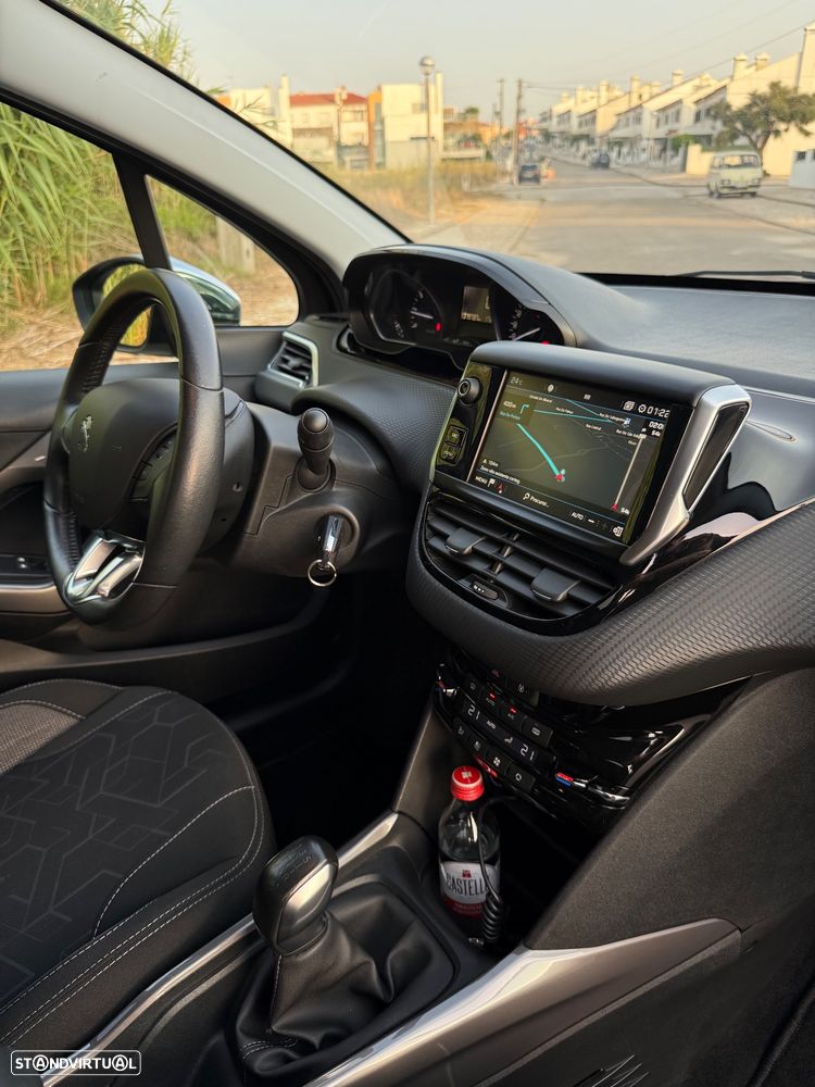 Peugeot 2008 PureTech 82 Urban Move - 20