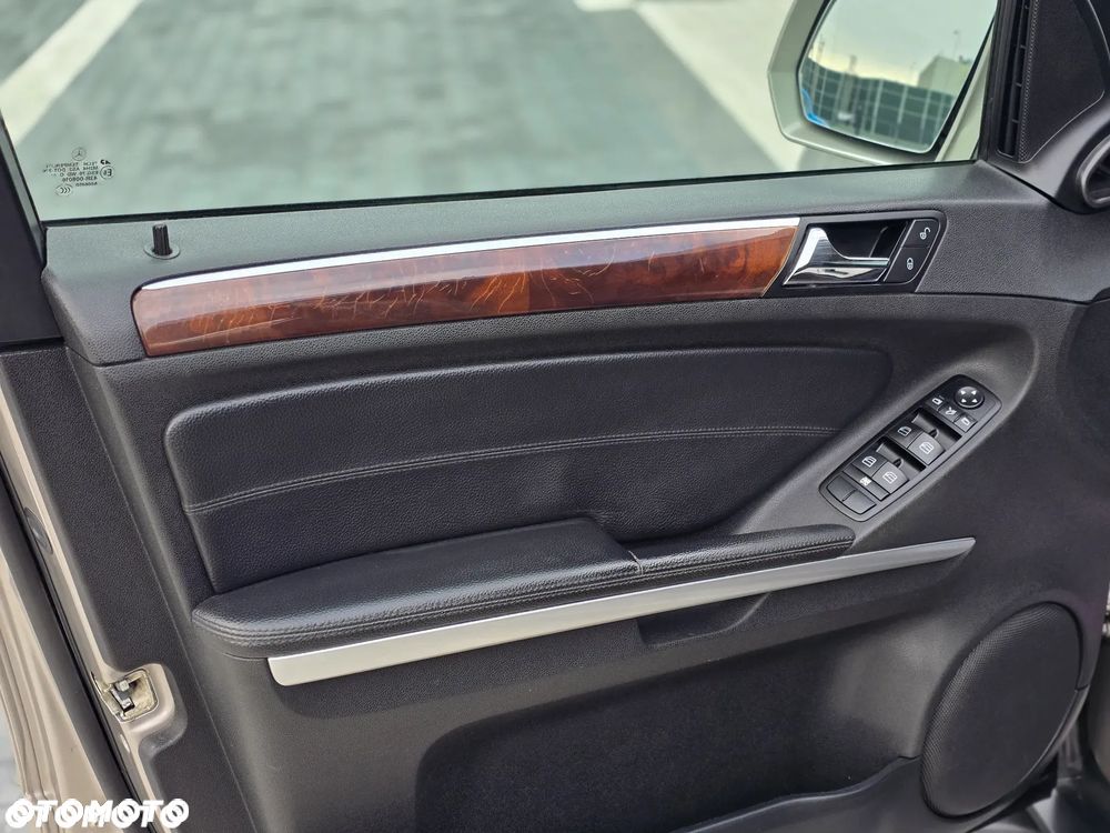 Mercedes-Benz ML - 16