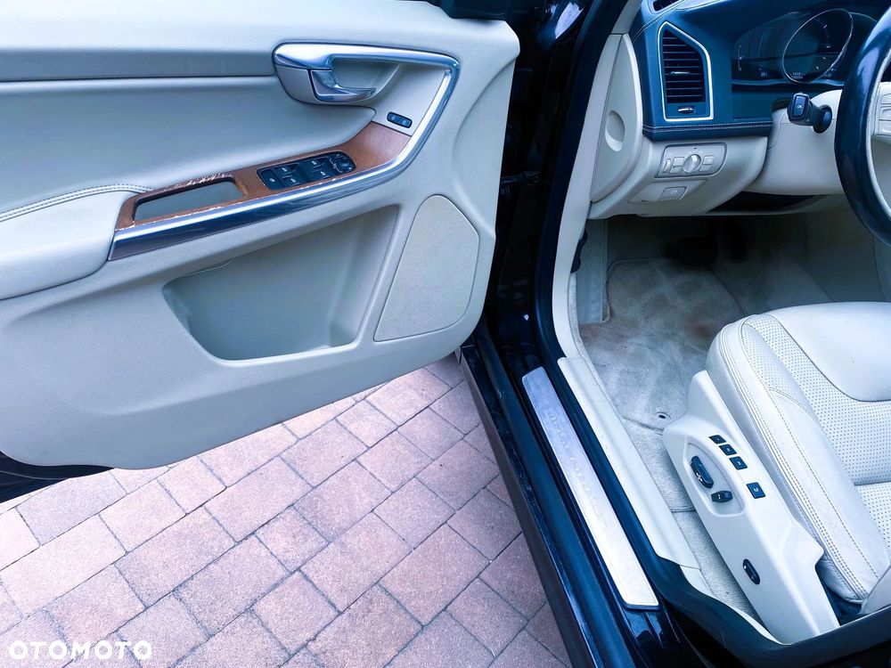 Volvo XC 60 D5 AWD Kinetic - 8