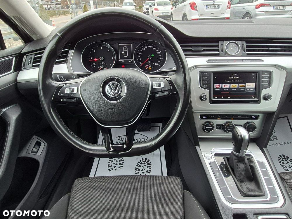 Volkswagen Passat - 19
