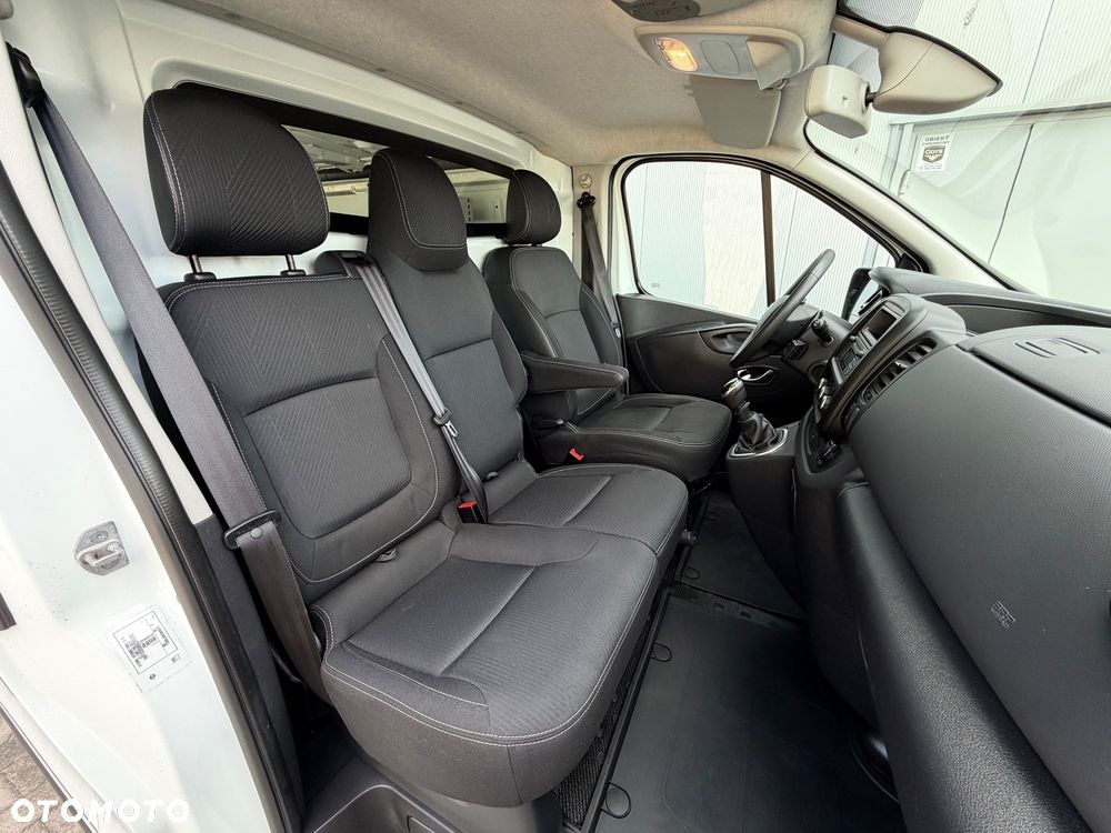 Nissan NV300 - 29