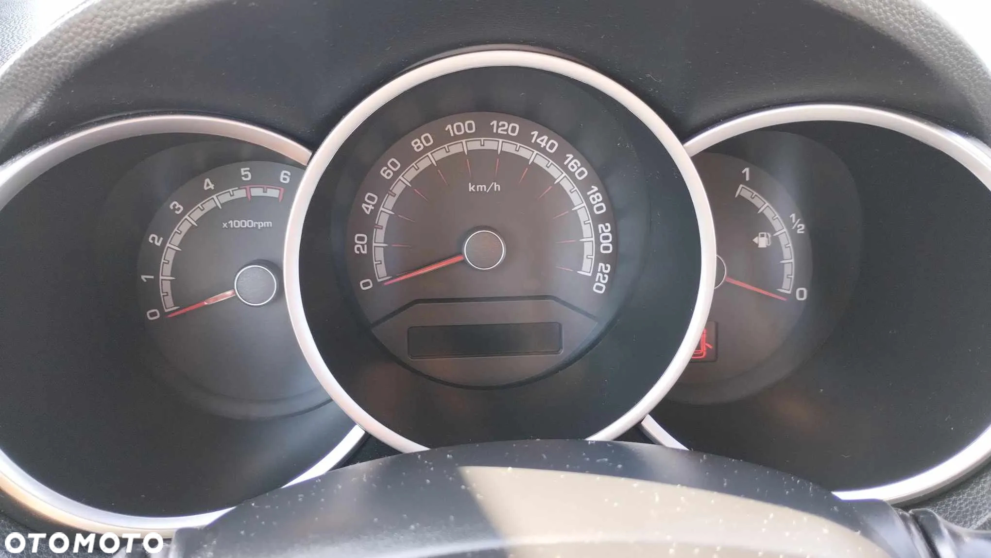 Kia Venga - 17