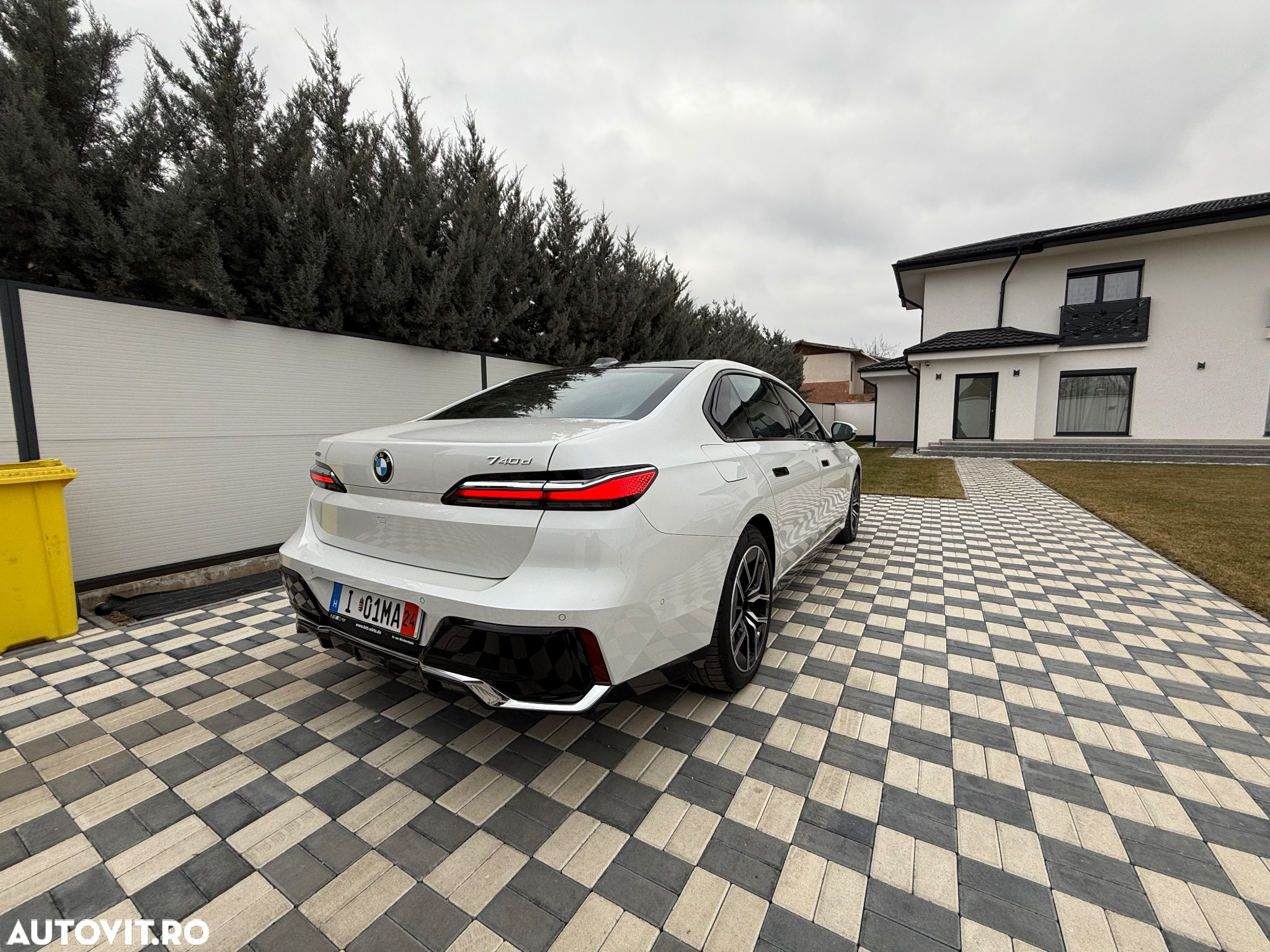 BMW Seria 7 740d xDrive MHEV - 8