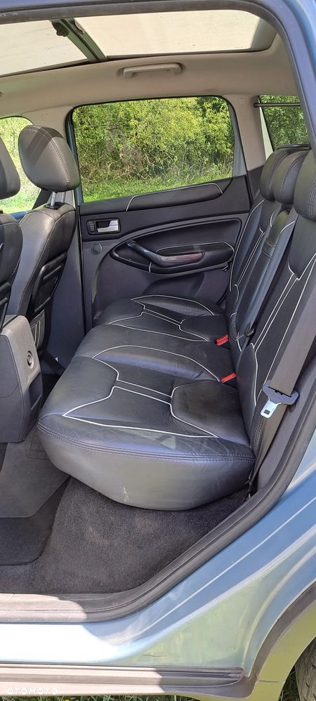 Ford Kuga - 10