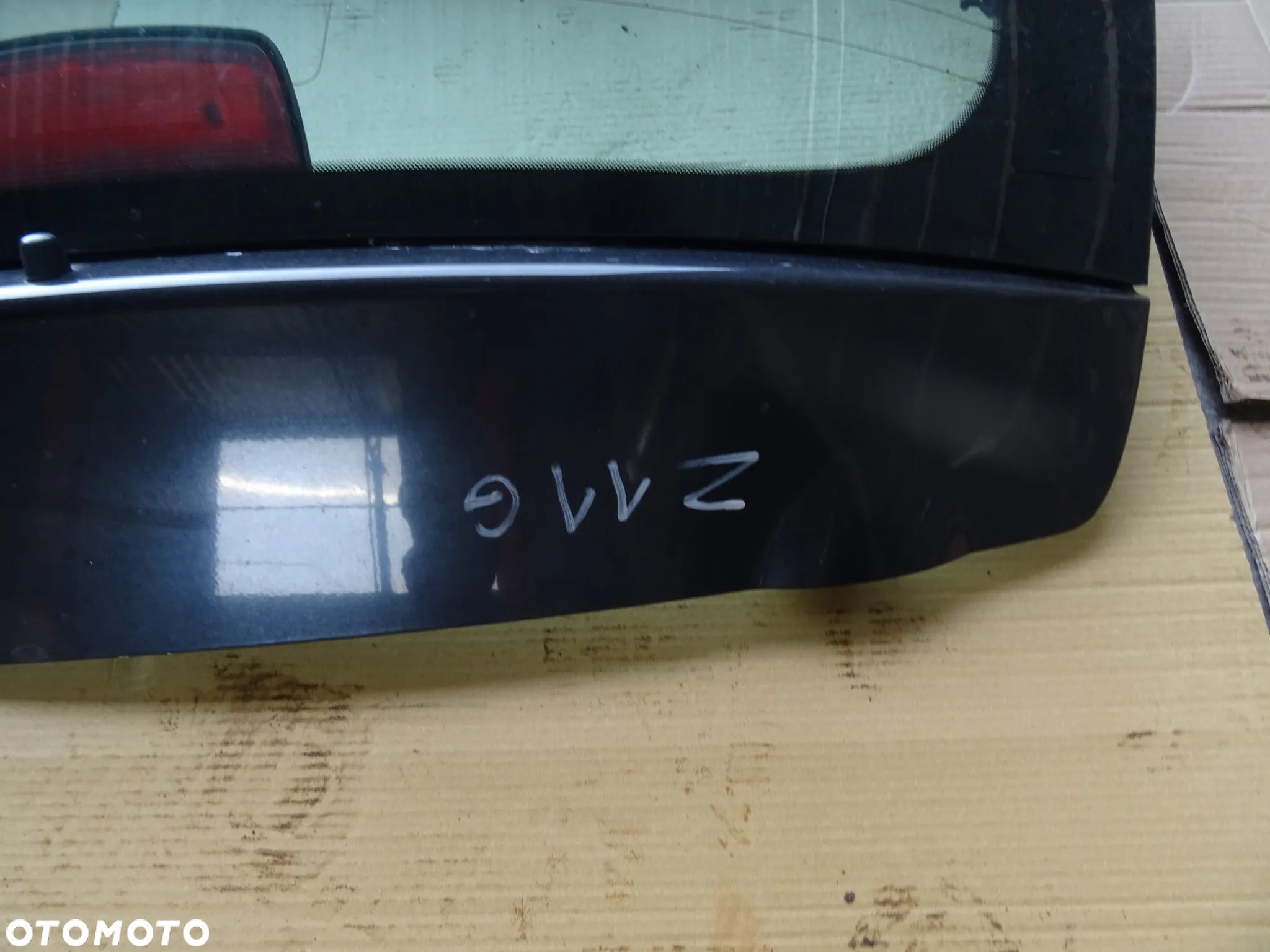 Klapa Bagażnika Nissan Micra K12 Z11G (Goła) - 9