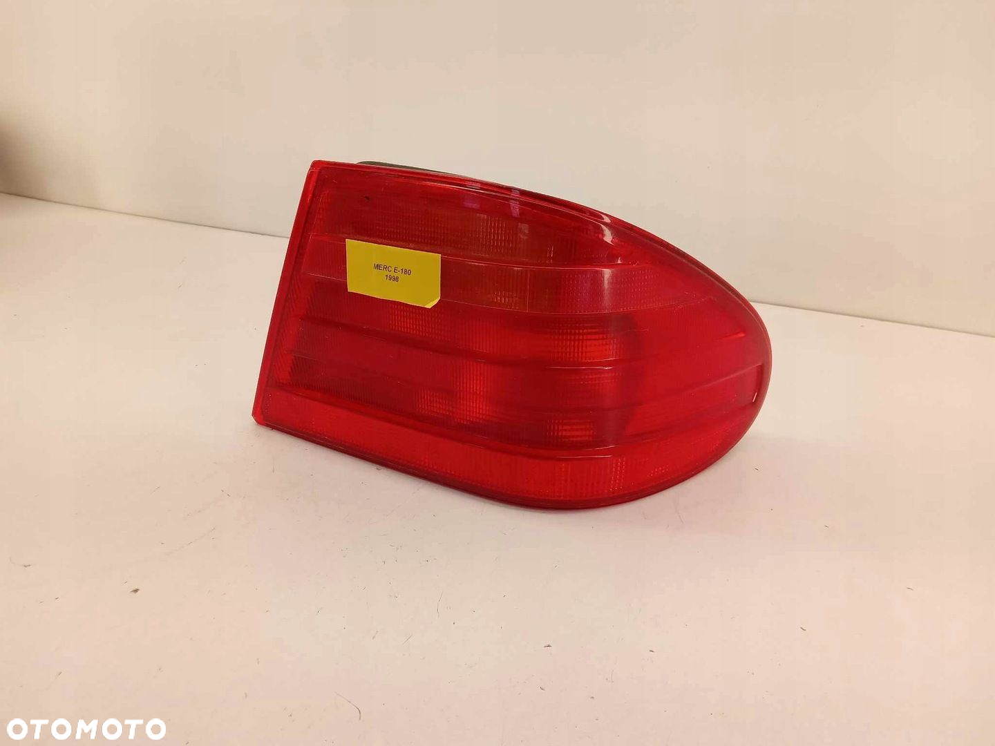LAMPA PRAWA TYLNA MERCEDES E-KLASA W210 95-02 - 3