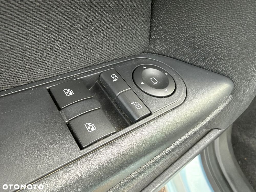 Opel Astra 1.6 Innovation 110 Jahre - 12