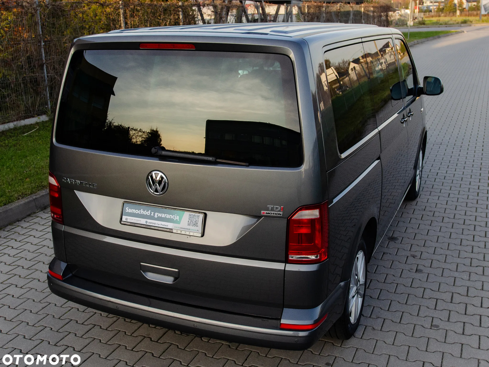 Volkswagen Caravelle - 8