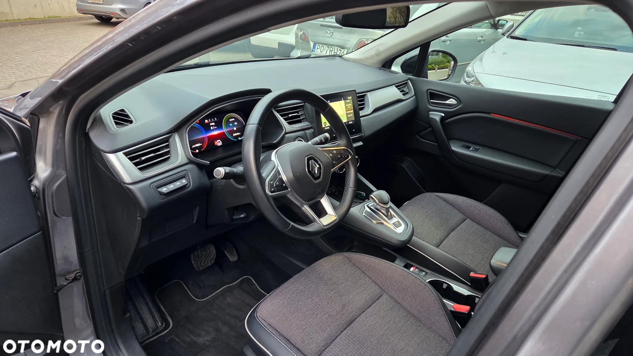 Renault Captur 1.6 E-TECH Plug-In Intens - 11