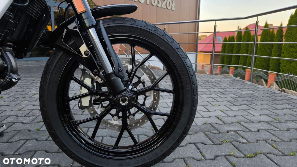 Ducati Scrambler - 31