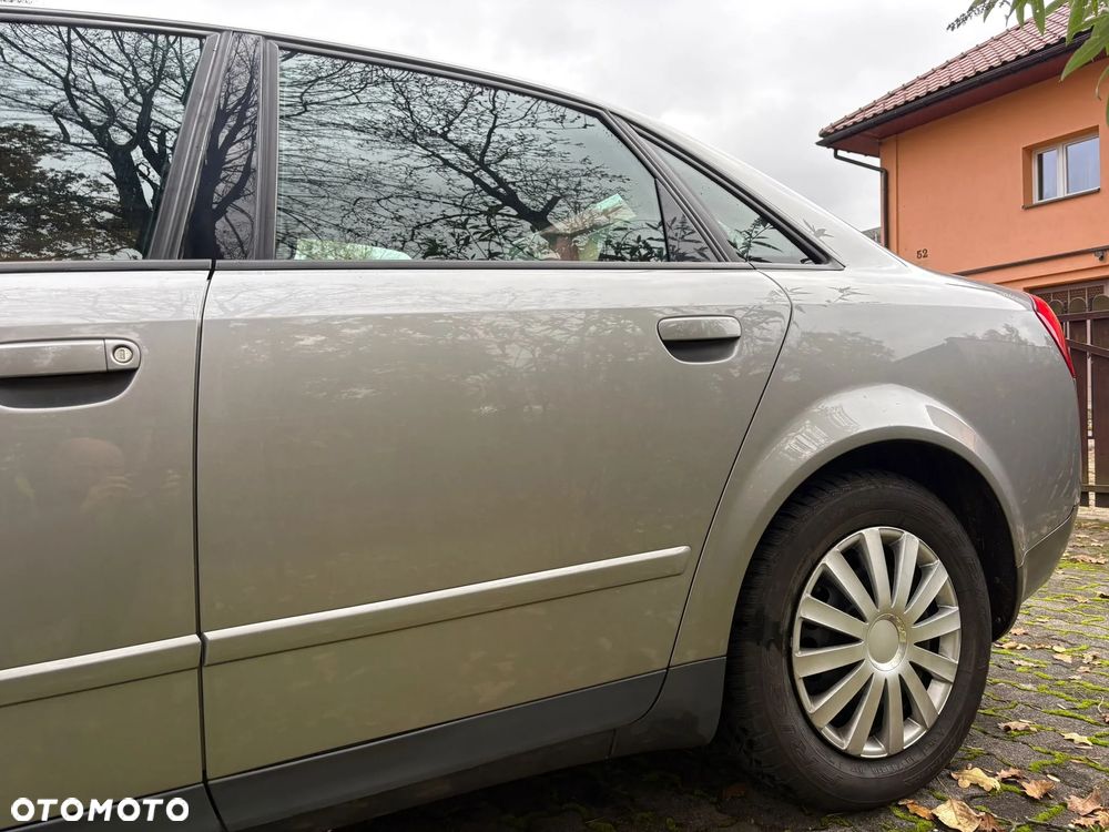 Audi A4 Limousine - 5